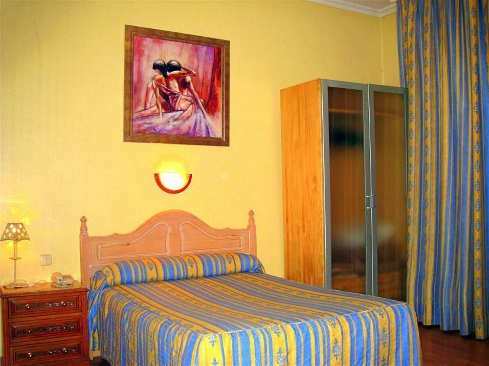 מדריד Ch Plaza D'Ort Rooms IV מראה חיצוני תמונה